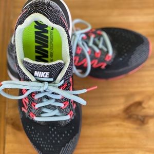 Womens Nike Air Zoom Vomero 10 Running Shoe